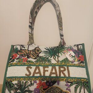 A&B Safari Bag